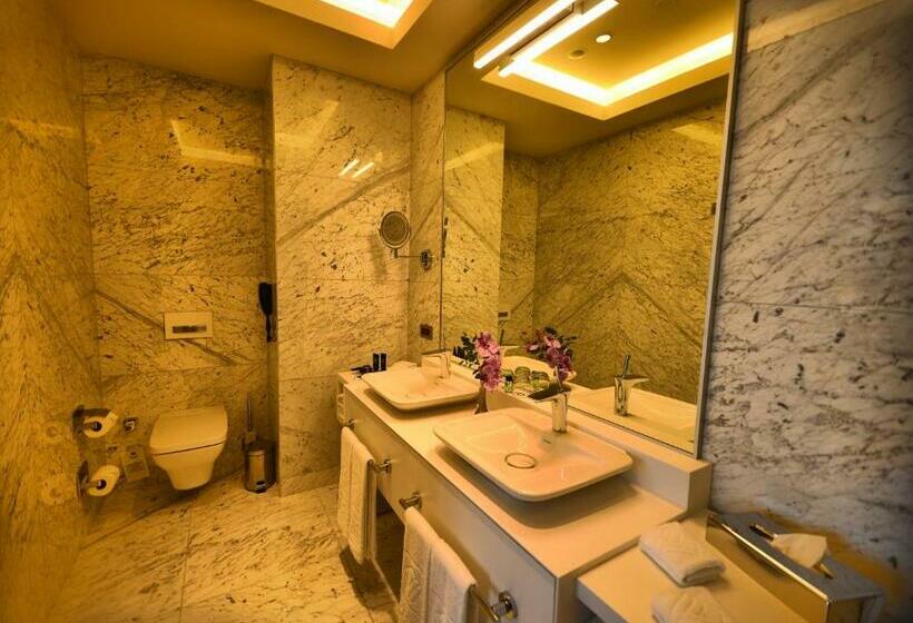 سوییت پرستیژ, Wyndham Grand Istanbul Levent Hotel & Conference Center
