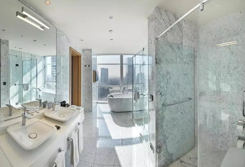 キングサイズベッドのスイートルーム, Wyndham Grand Istanbul Levent Hotel & Conference Center