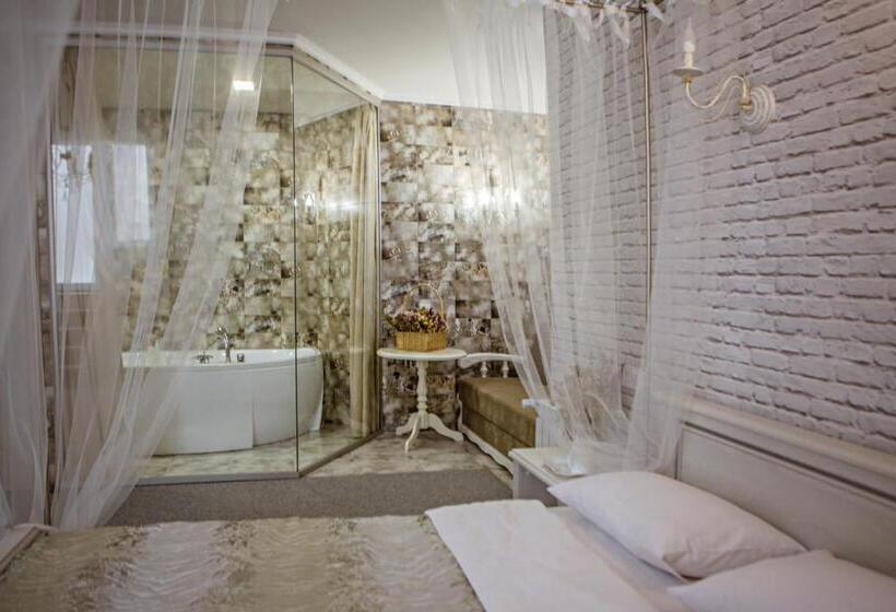 إستوديو قياسى, Mini Hotel Ryleev
