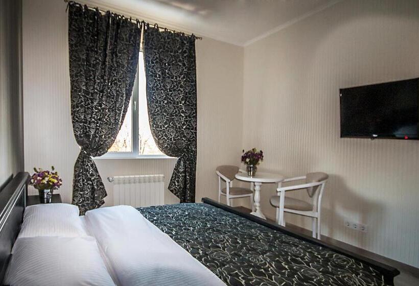 ジュニアスイート, Mini Hotel Ryleev