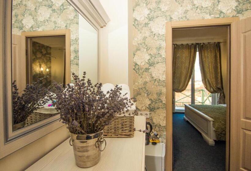 주니어 스위트, Mini Hotel Ryleev