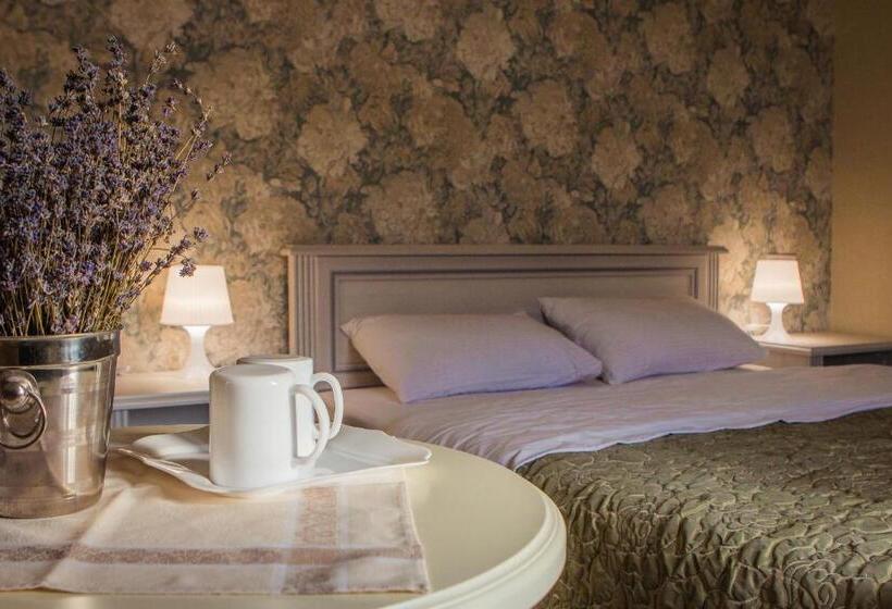 ジュニアスイート, Mini Hotel Ryleev