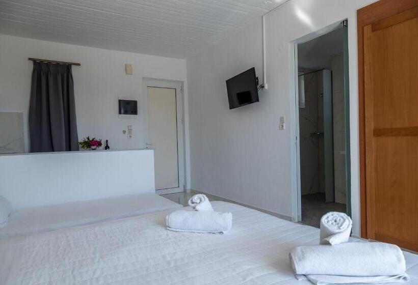 إستوديو قياسى, Miros Hotel Apartments