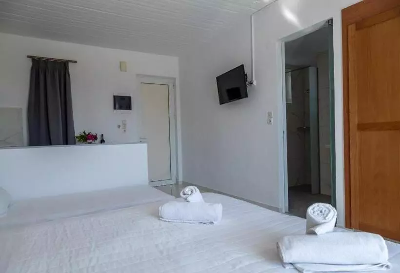 スタンダードスタジオ, Miros Hotel Apartments