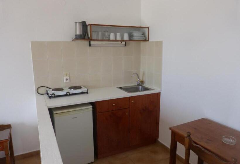 إستوديو قياسى, Miros Hotel Apartments