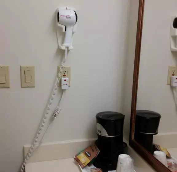 障害者適応デラックスルーム, Super 8 By Wyndham Brockville