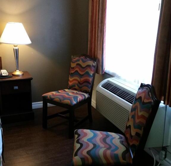 Люкс Повышенной Комфортности, Super 8 By Wyndham Brockville