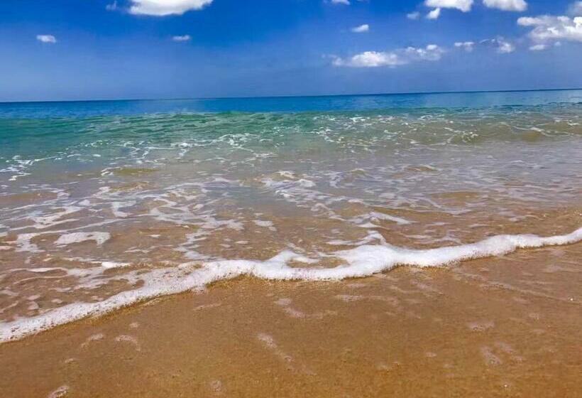 Апартаменты 2 Спальни, Baan Mai Khao Apartment