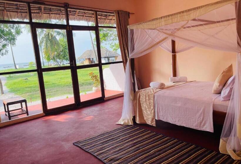 غرفة ديلوكس مطلّة علي البحر, Maisara Mafia Beach Lodge