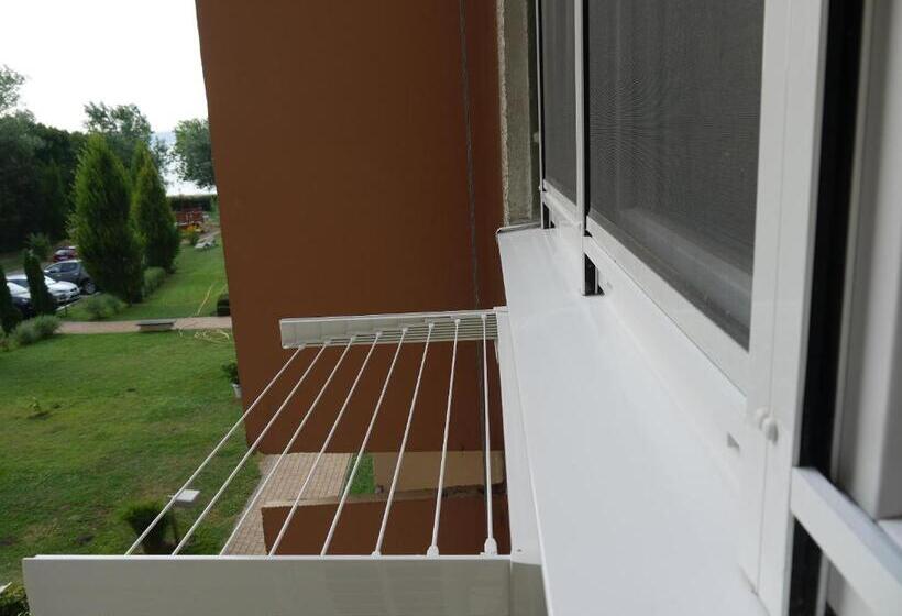 Студия Стандарт, Vízparti Sas Apartman Siófok