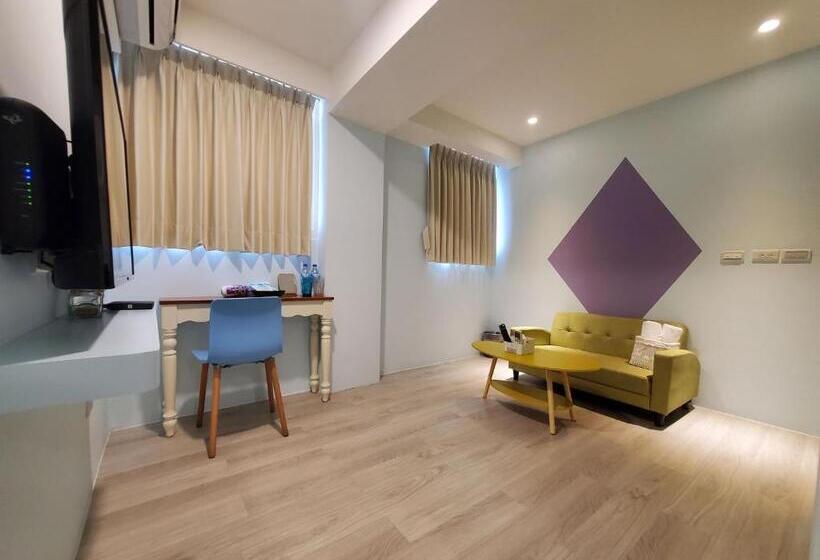 اتاق لوکس, 小窩旅店 羅東夜巿店