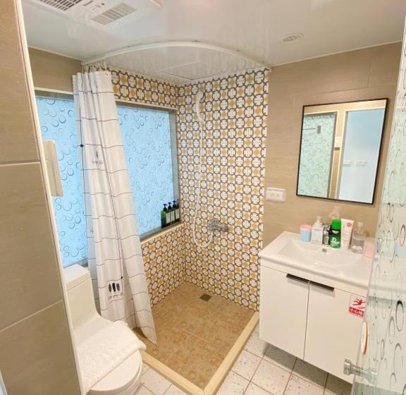 Economy Quadruple Room, 小窩旅店 羅東夜巿店