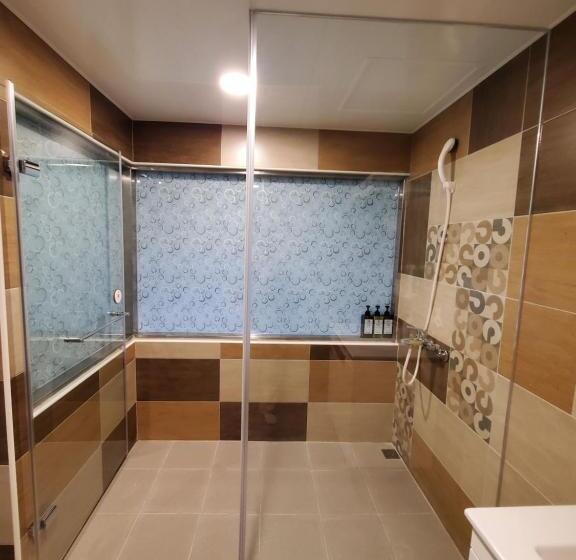 اتاق استاندارد چهار تخته, 小窩旅店 羅東夜巿店