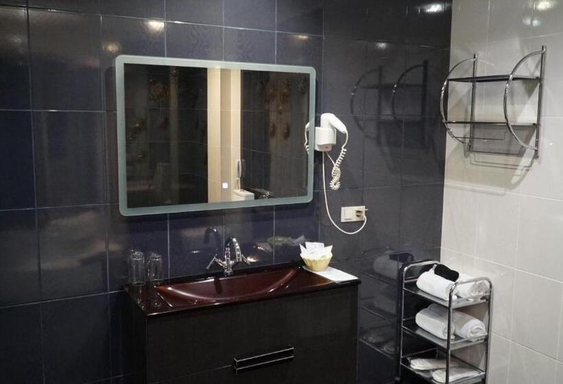 سوییت لوکس, спа готель потоки хауз