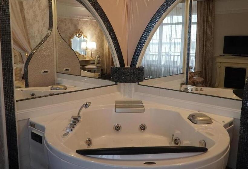 سوئیت با وان آب گرم, спа готель потоки хауз