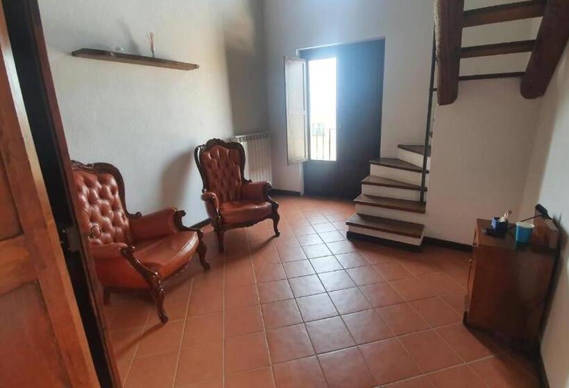 标准三人间, Antico Borgo Di Albe