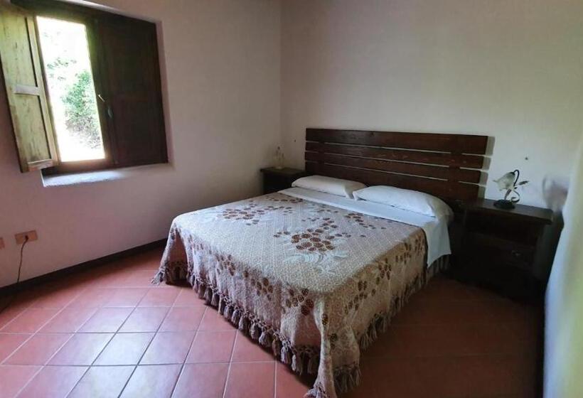 标准三人间, Antico Borgo Di Albe