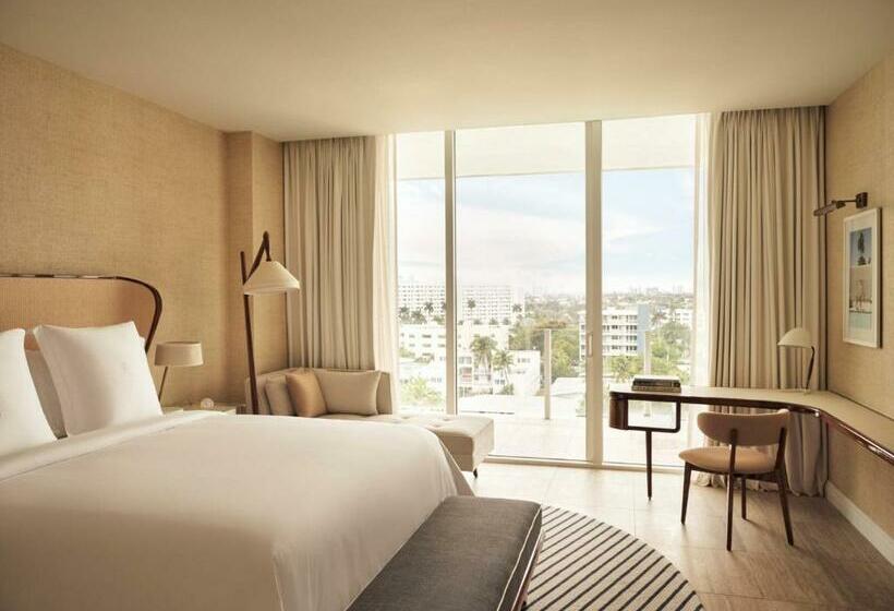 장애인을 위한 킹사이즈 침대 스탠다드 룸, Four Seasons Hotel And Residences Fort Lauderdale