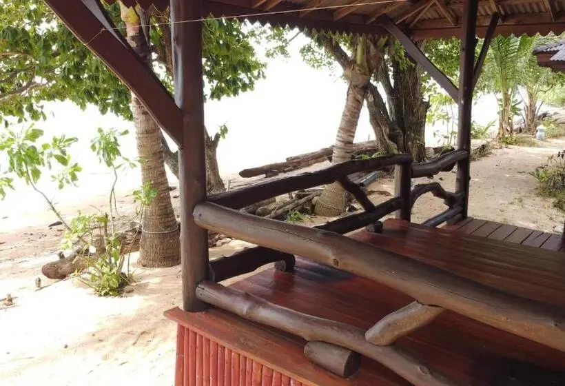 Perhehuone, Le Dugong Libong Resort