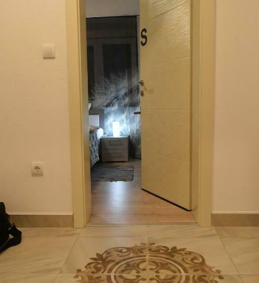 استودیوی استاندارد, Cirić Apartmani