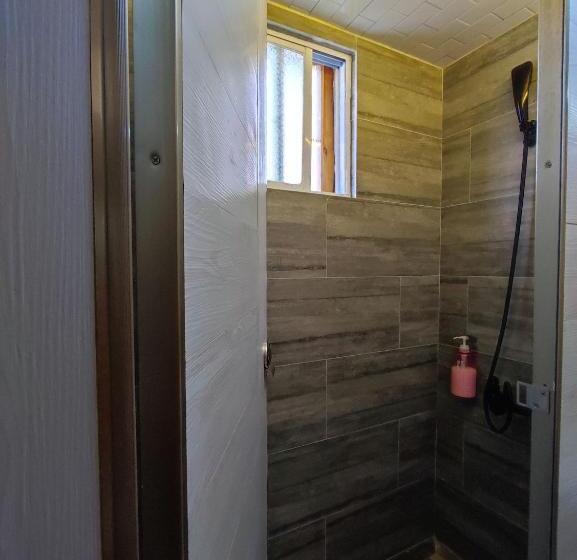 کلبه ییلاقی, 棚棚屋室內帳篷民宿inn