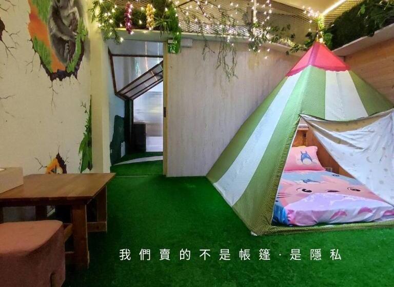 اتاق استاندارد چهار تخته, 棚棚屋室內帳篷民宿inn