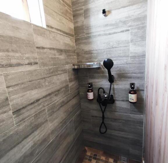 کلبه ییلاقی, 棚棚屋室內帳篷民宿inn