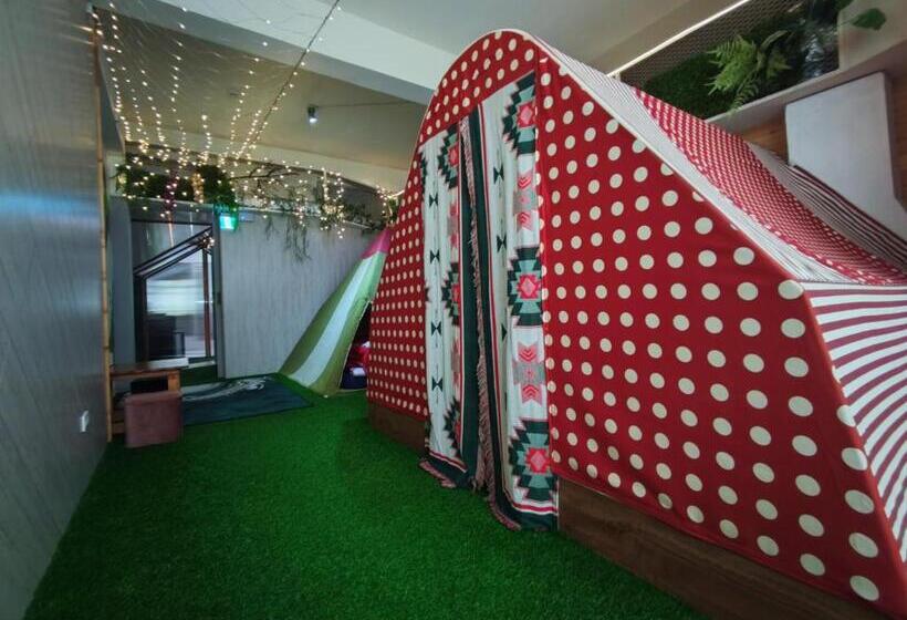 اتاق استاندارد چهار تخته, 棚棚屋室內帳篷民宿inn