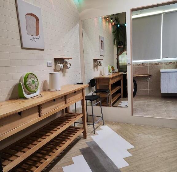 اتاق استاندارد چهار تخته, 棚棚屋室內帳篷民宿inn