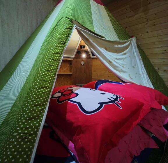 اتاق استاندارد چهار تخته, 棚棚屋室內帳篷民宿inn