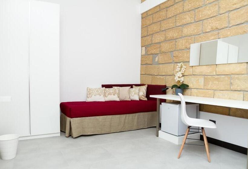 带阳台的三人标准间, Arenaria B&b