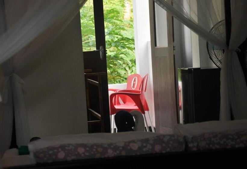 Habitación Estándar con Balcón, Gem Light Guest House