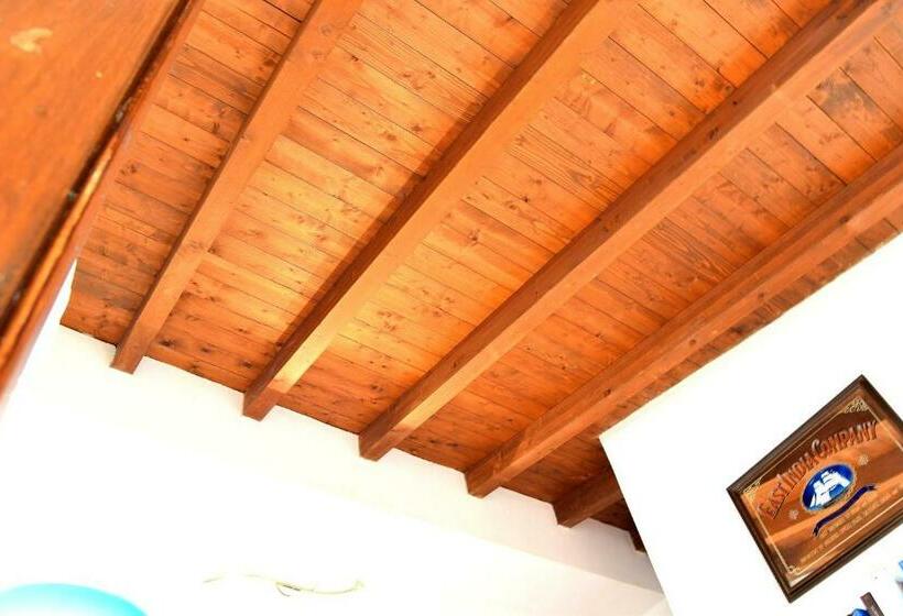 اتاق استاندارد, Mi Casa Es Tu Casa 79