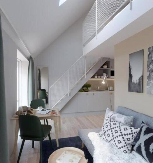 ドゥプレックスルーム, Avanti Apartment