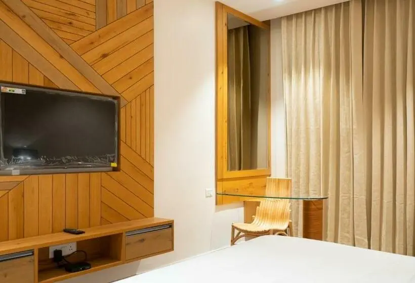 デラックスルーム, Clarks Inn Suites Kangra