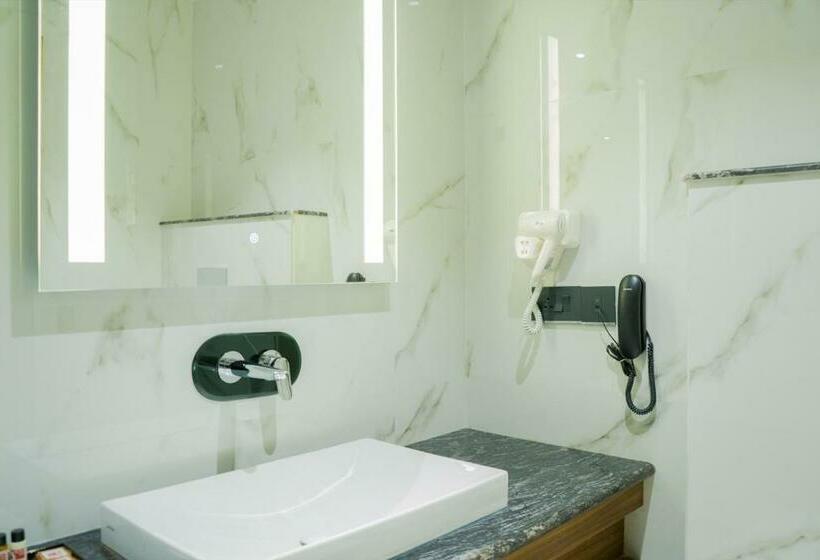 デラックスルーム, Clarks Inn Suites Kangra