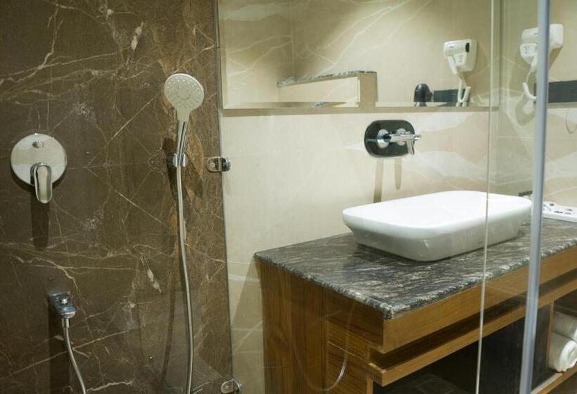 景色の見えるデラックスルーム, Clarks Inn Suites Kangra