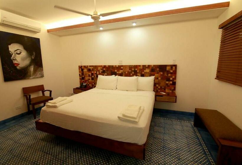 스탠다드 룸 킹사이즈 침대, Rouge By La Gran Francia