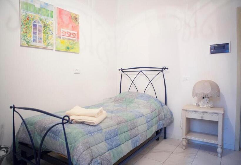 اتاق استاندارد یک نفره, Villa Giove Rooms