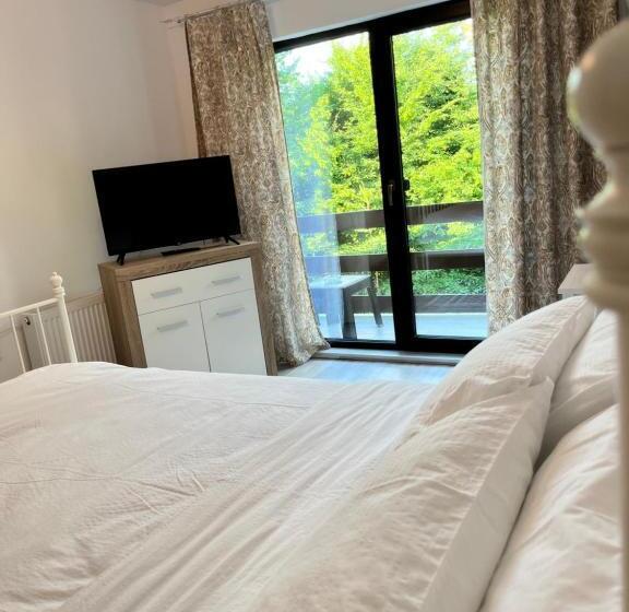 غرفة قياسية, Cabana Din Pădure