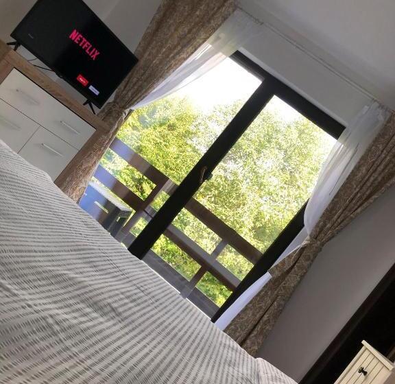 غرفة قياسية, Cabana Din Pădure