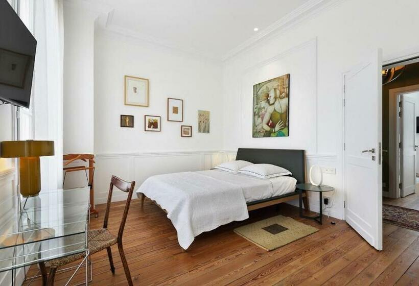 اتاق استاندارد, Le Clou De Louis