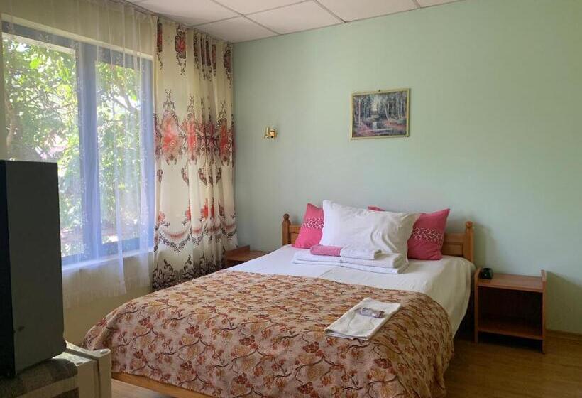 غرفة عائلية, Guest House “olesya”