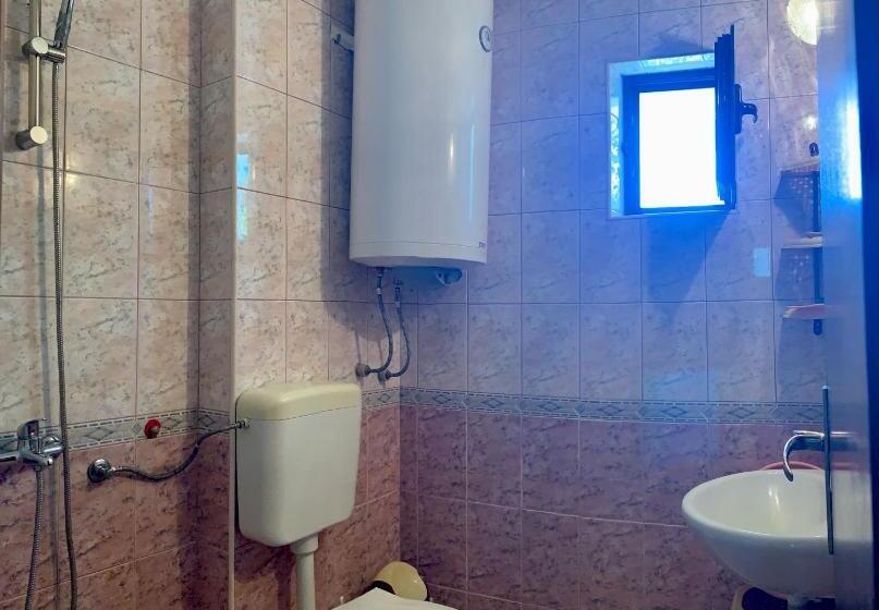 غرفة عائلية, Guest House “olesya”