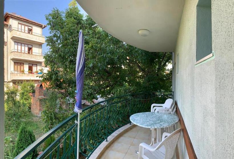 חדר משפחתי, Guest House “olesya”