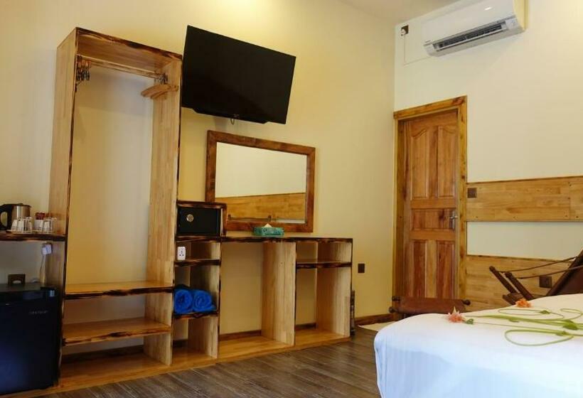 اتاق لوکس, Manta Dhangethi