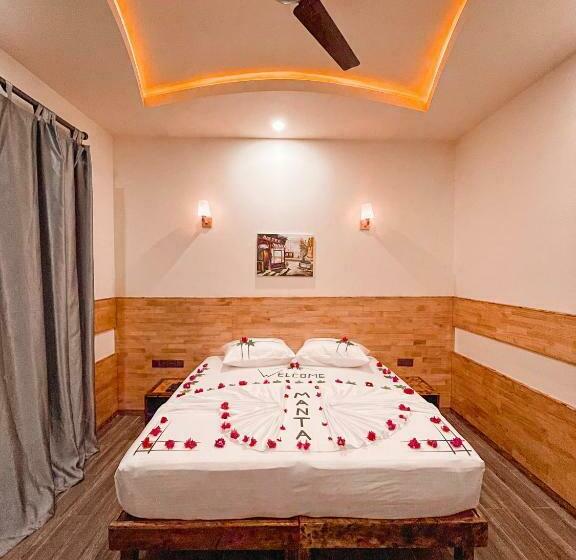 اتاق لوکس, Manta Dhangethi