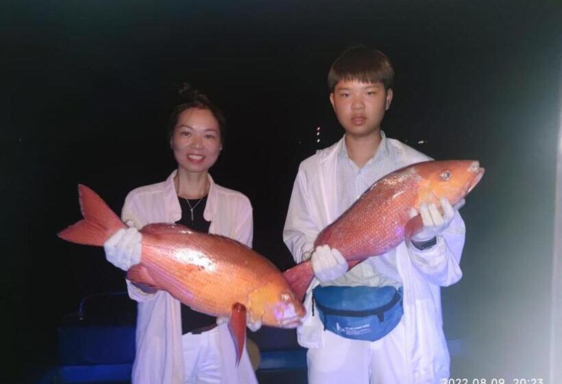 اتاق لوکس, Manta Dhangethi