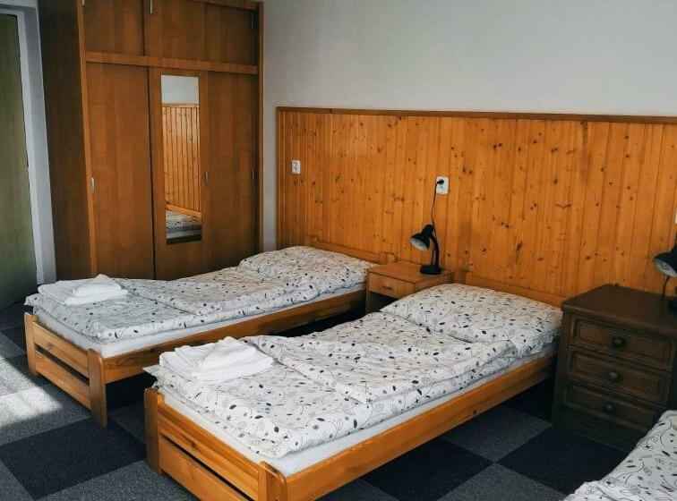 חדר סטנדרט לשלושה, Penzion Vysočina