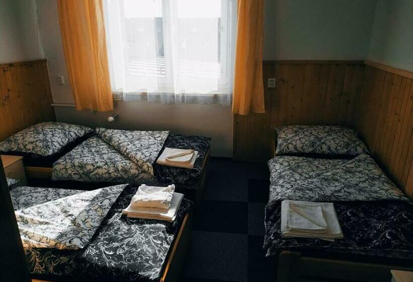 חדר סטנדרט לשלושה, Penzion Vysočina